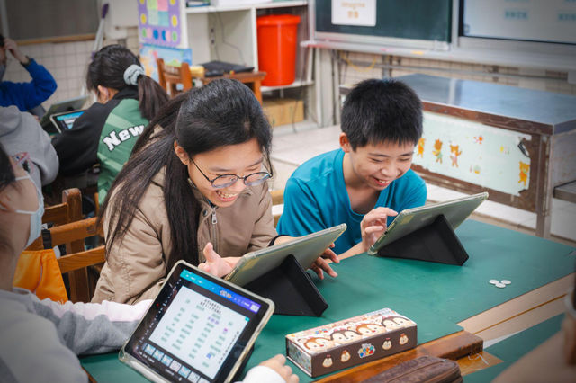 當AI承包所有答案，為什麼「同理心」才是孩子未來的生存標配？