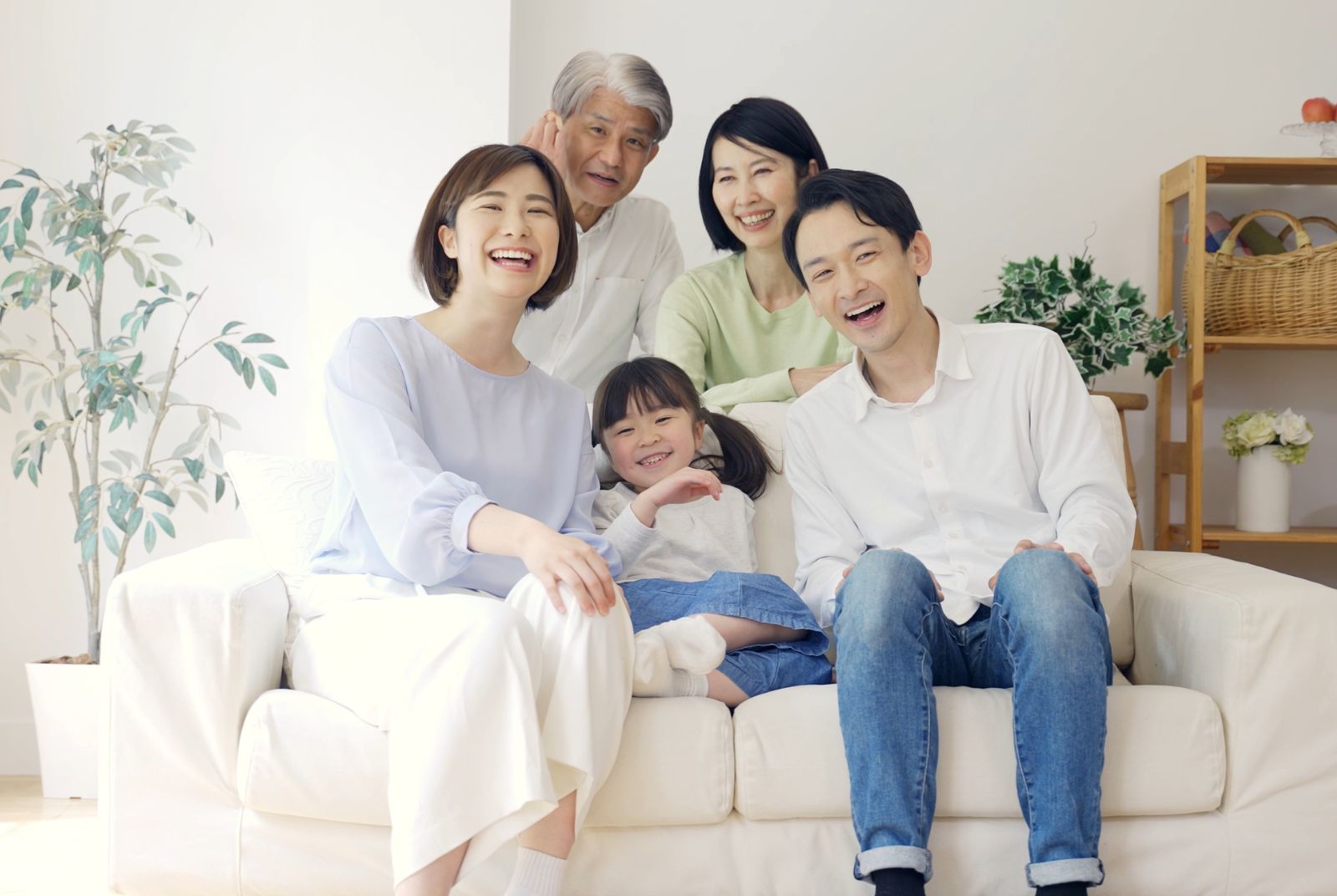 扛著父母與孩子，中年後他每年做一次「黑天鵝演練」：三明治世代的 4 個財務防禦