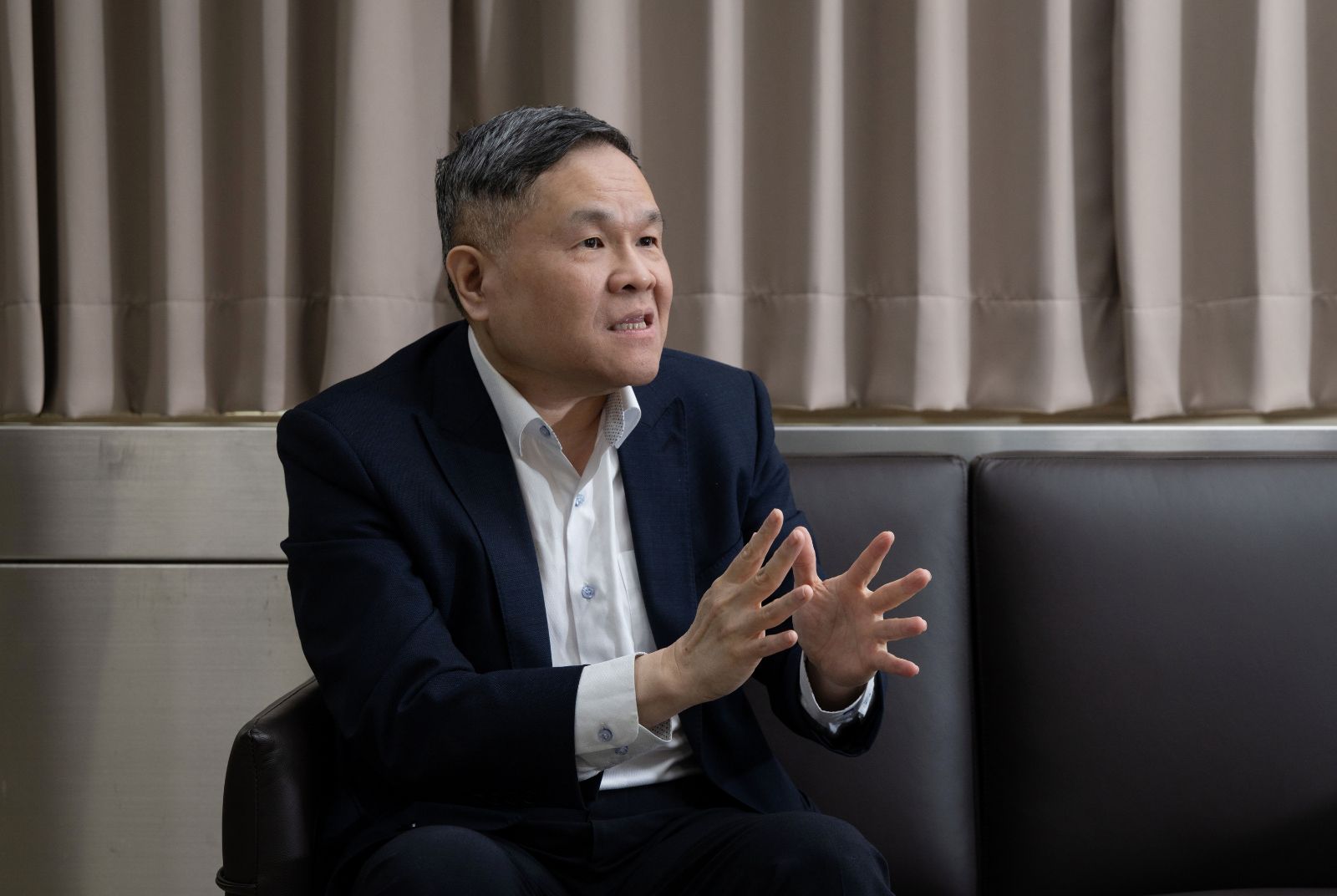 55歲後勞參率大降，中年人為何留不住？勞動部次長李健鴻解析留才關鍵