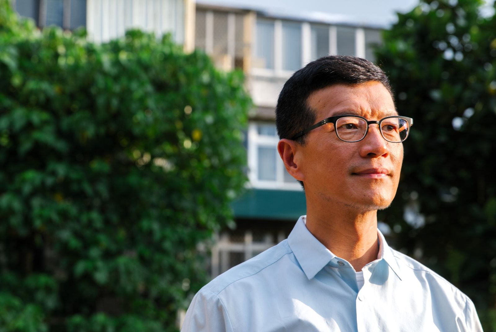 吳若權幫父簽下不急救、陪母抗癌的體悟：身後事要早點說，免得「擲杯問不準」