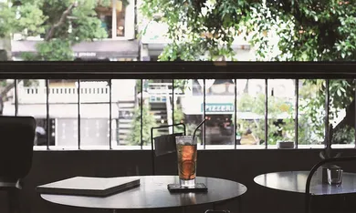 晴天雨天都好玩!台北市區10+個室內景點推薦,蒐羅必訪展館、漫畫店、咖啡廳、手作體驗