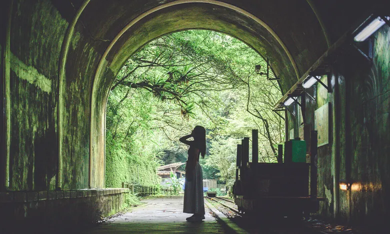 隱藏在桃園大溪的神祕與懷舊,穿越舊百吉隧道,輕鬆感受林蔭步道的綠意
