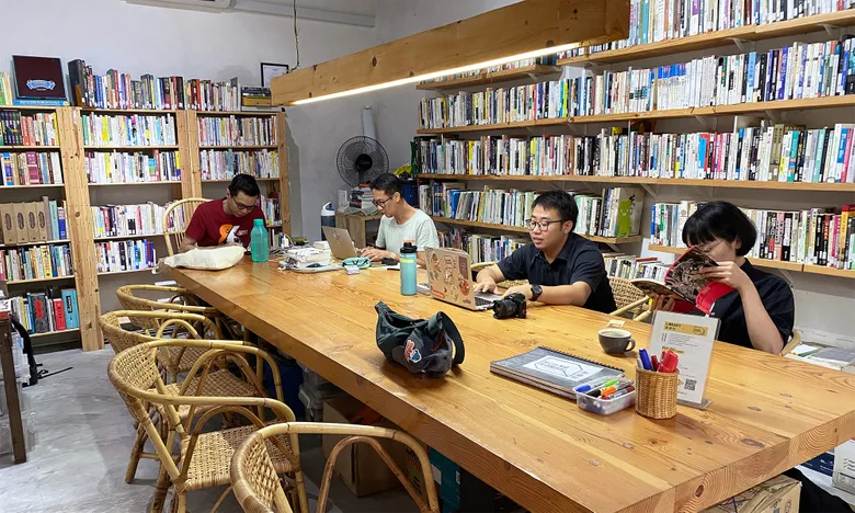 入境檳城遨遊書海,「共思社」交流書本也串聯社群,小空間裡碰撞思想、實踐共享精神