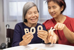 熟年腦筆記專欄｜降低失智風險新發現：中年注意膽固醇、60歲後顧眼睛