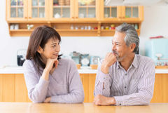 最棒的夫妻關係是分開生活？腦科學家：保持比若即若離更遠的距離