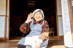 從聊八卦到心靈陪伴！104歲獨居奶奶創好友俱樂部，一起快樂獨立老