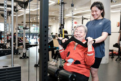 健身逆轉退化！92歲阿嬤練兩年擺脫拐杖：只要有動，就有希望