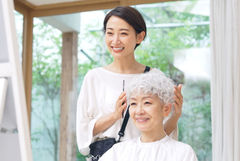 快樂慢老的5個生活秘訣！日本精神科權威：認真打扮、花錢消費有助延緩失智
