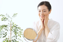 如何優雅地面對變老？92歲的她放下「抗老」執著：不再掙扎反而更自在