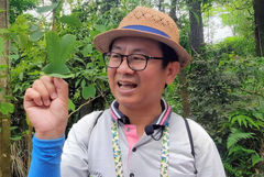 百歲人生新典範專欄｜中年轉職不必一次到位！他回苗栗照顧爸媽，靠4個小實驗開啟導覽生涯