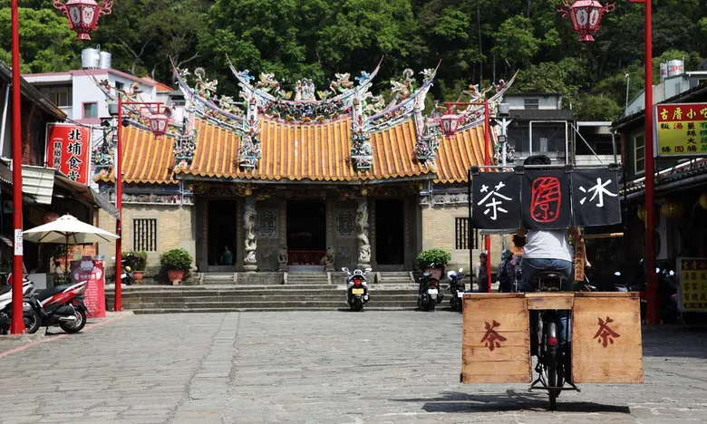 新竹北埔旅行散策 親臨老街客家文化,泡冷泉順遊柿園落羽松