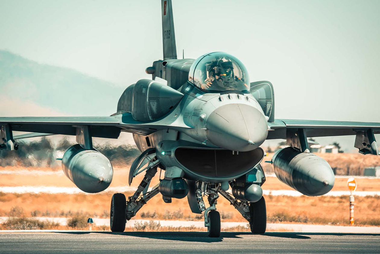 F-16 vs 米格29：戰鬥機性能大比拼